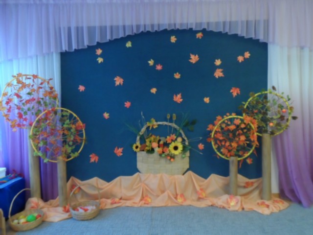 Заказать оформление зала на осенний праздник в детском саду шарами - Esta Fiesta
